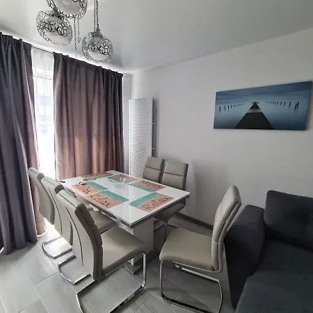 Evy Apartament N10 By Alezzi